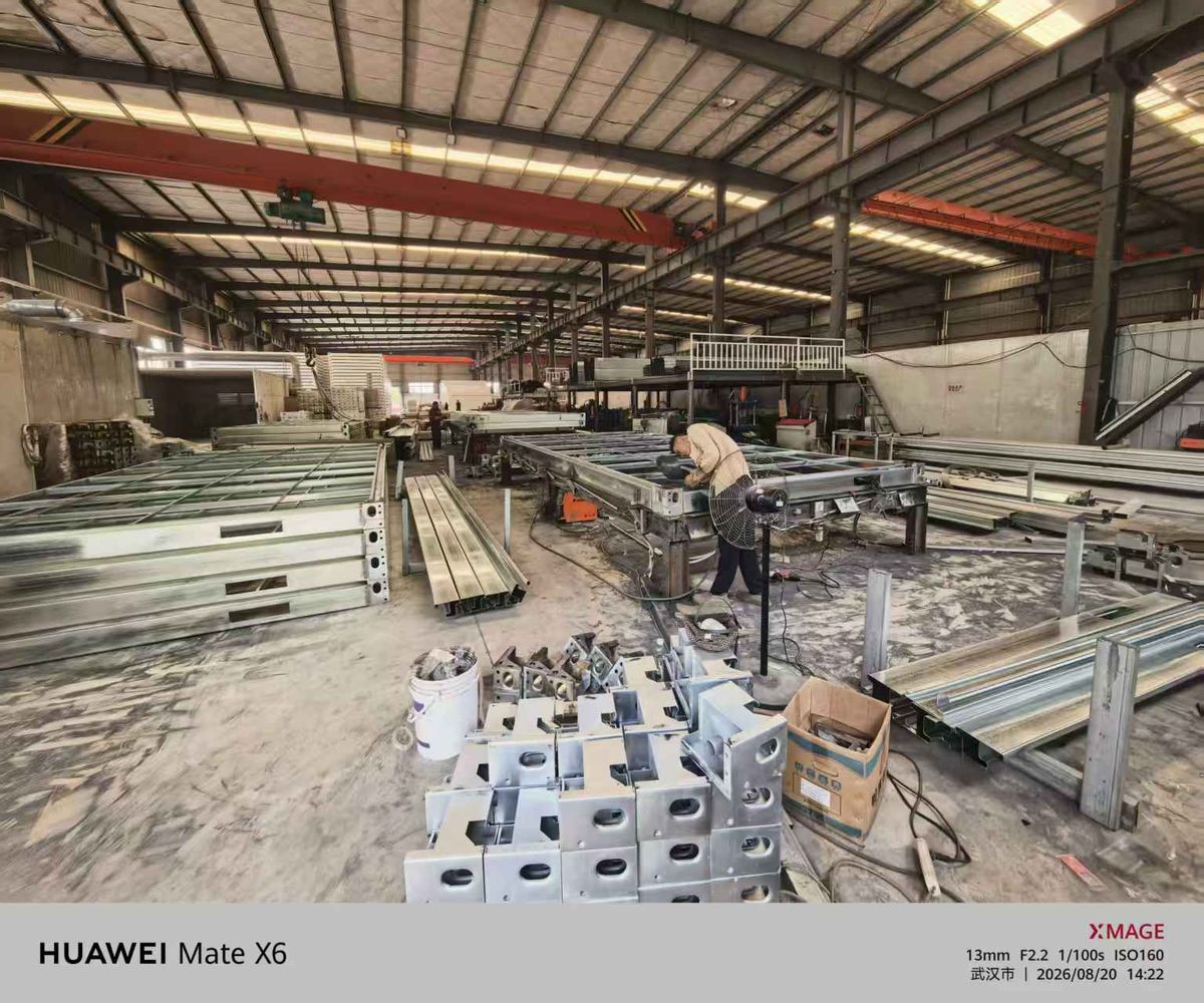 博客斯房屋武汉工厂箱体底架组装工位实景