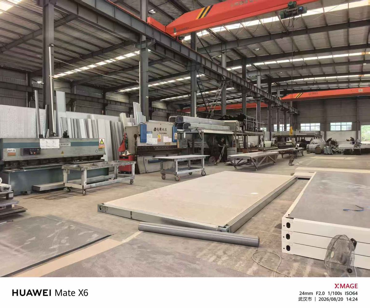 博客斯房屋武汉工厂折弯机与金属成型工位实景